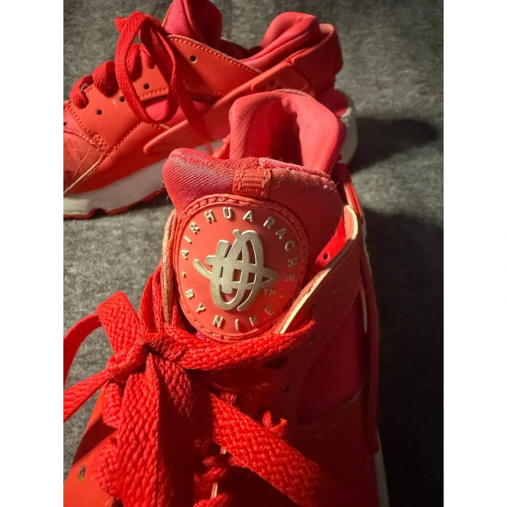 Nike Air Huarache Run Bright Crimson Red Womens Sneakers 634835-608 Size 7.5